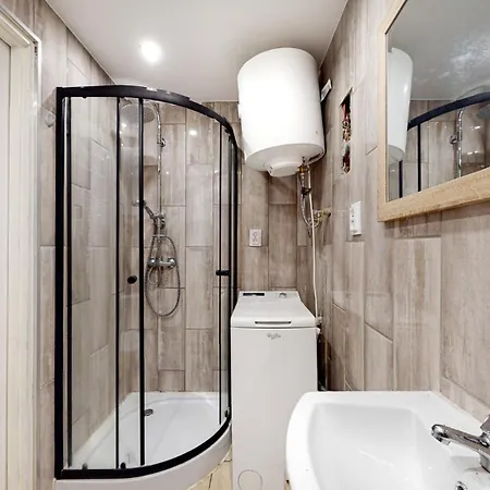 Dwupoziomowy Dworcowa Apartman *